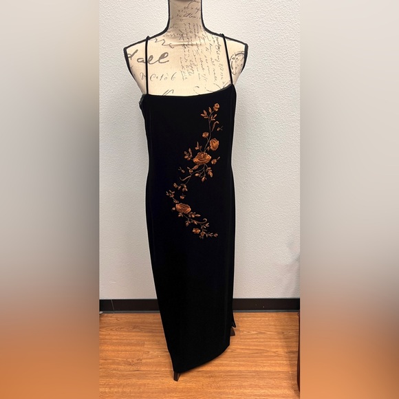 Arianna by Rachel Kaye Y2K Velvet Floral Embroidered High Slit Shaw Gown Size 14 - Picture 2 of 15